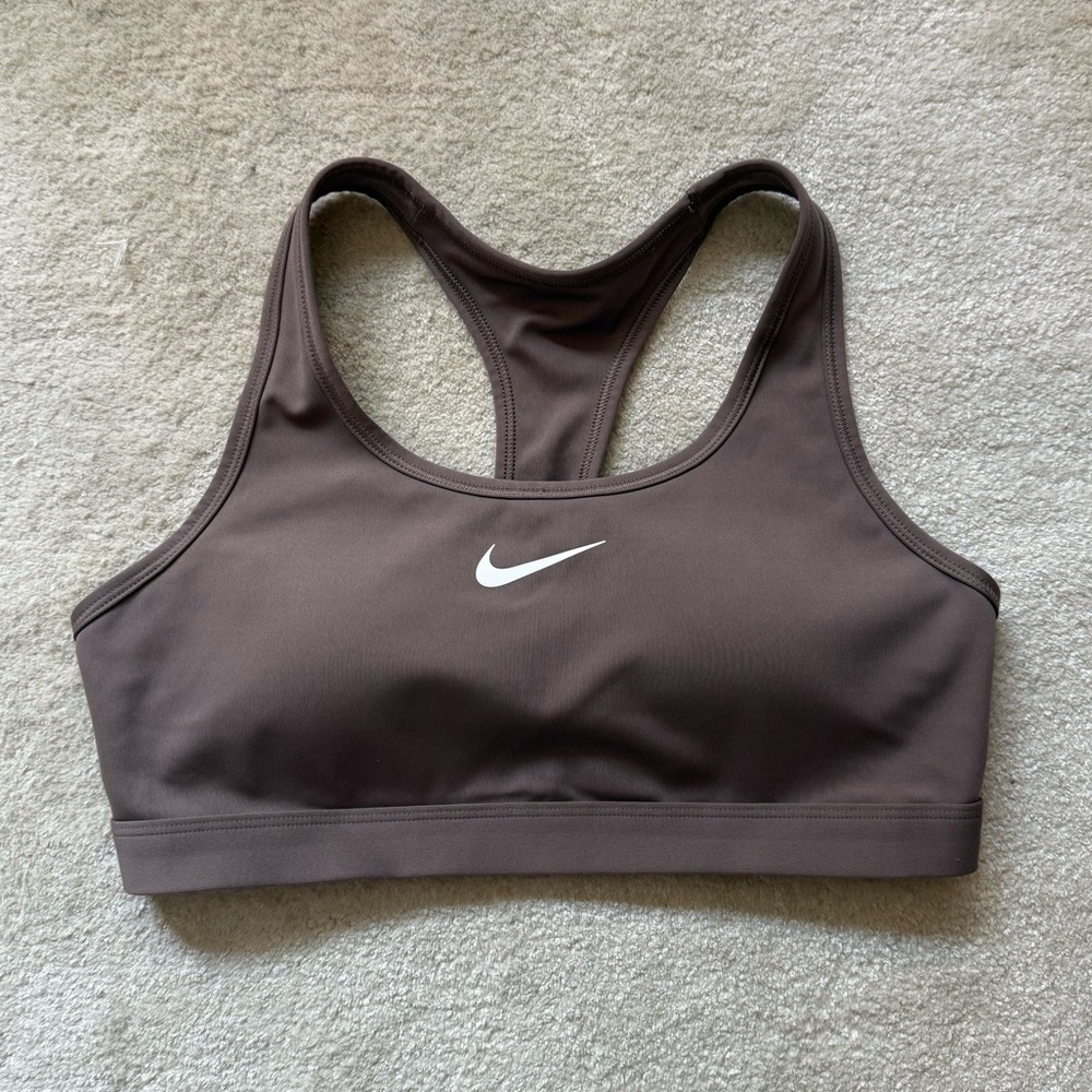 Nike Women's medium support sports bra